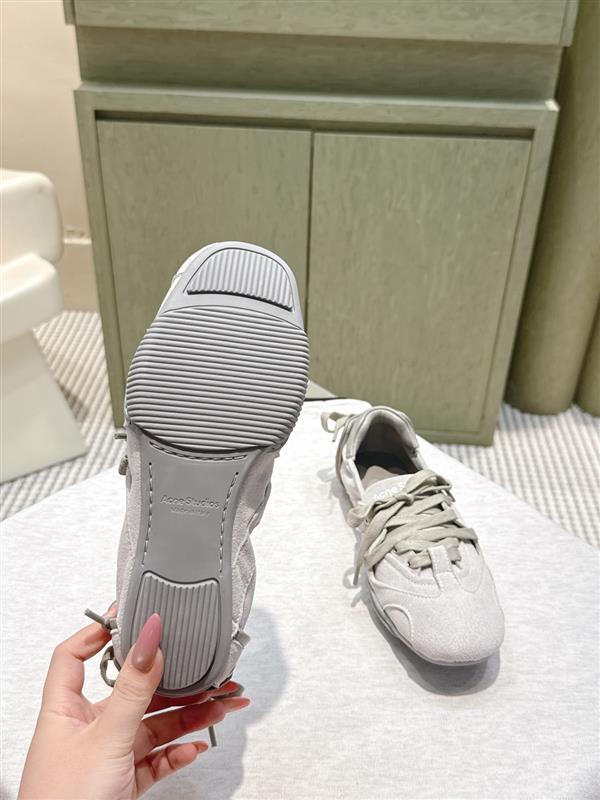 2025112716569439 310